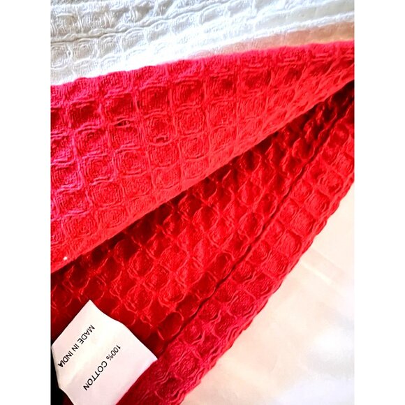 NEW Set 2 Kitchen Towels STRAWBERRY Applique & Solid Red MAISON HOME 100% Cotton - Picture 3 of 4